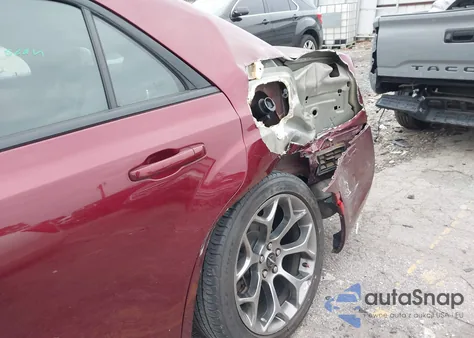 2018 Chrysler 300 300S z USA, uszkodzony, nr VIN 2C3CCABG3JH292166